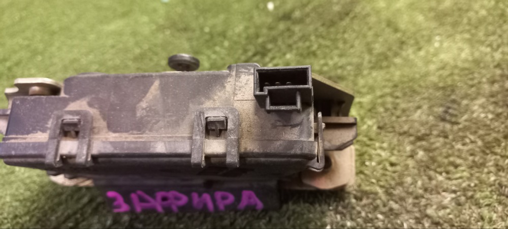 Замок багажника Opel Zafira 2008 B