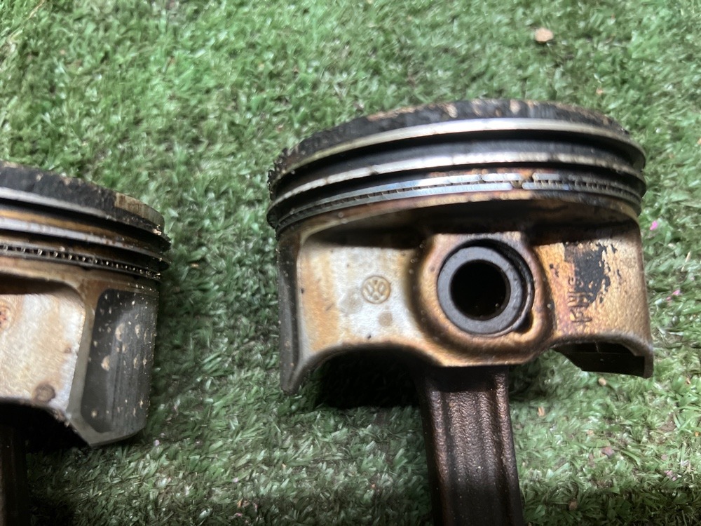 Поршень с шатуном VOLKSWAGEN Polo 2014