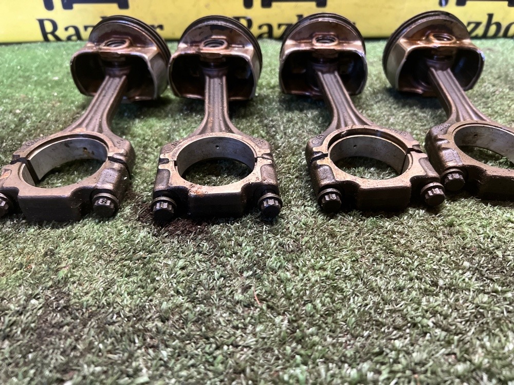 Поршень с шатуном VOLKSWAGEN Polo 2014