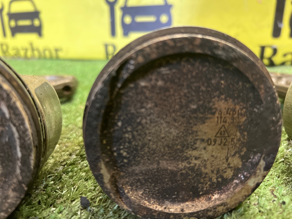 Поршень с шатуном VOLKSWAGEN Polo 2014