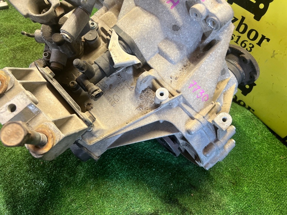 Коробка передач (МКПП) Volkswagen Golf 5 2005