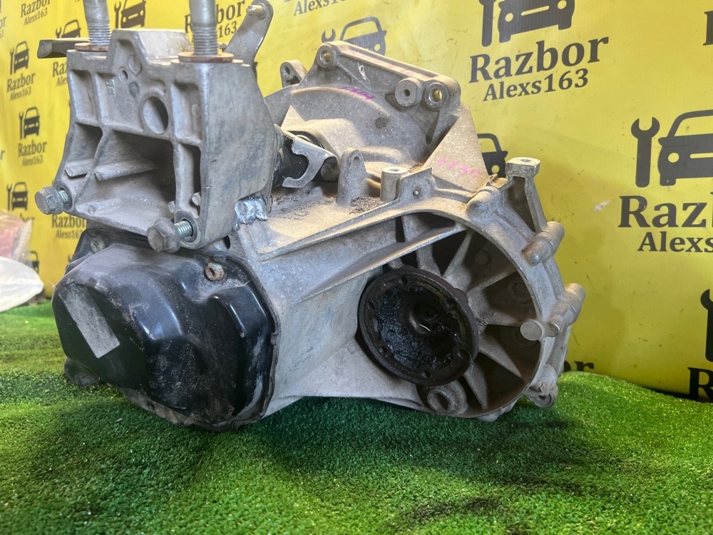 Коробка передач (МКПП) Volkswagen Golf 5 2005