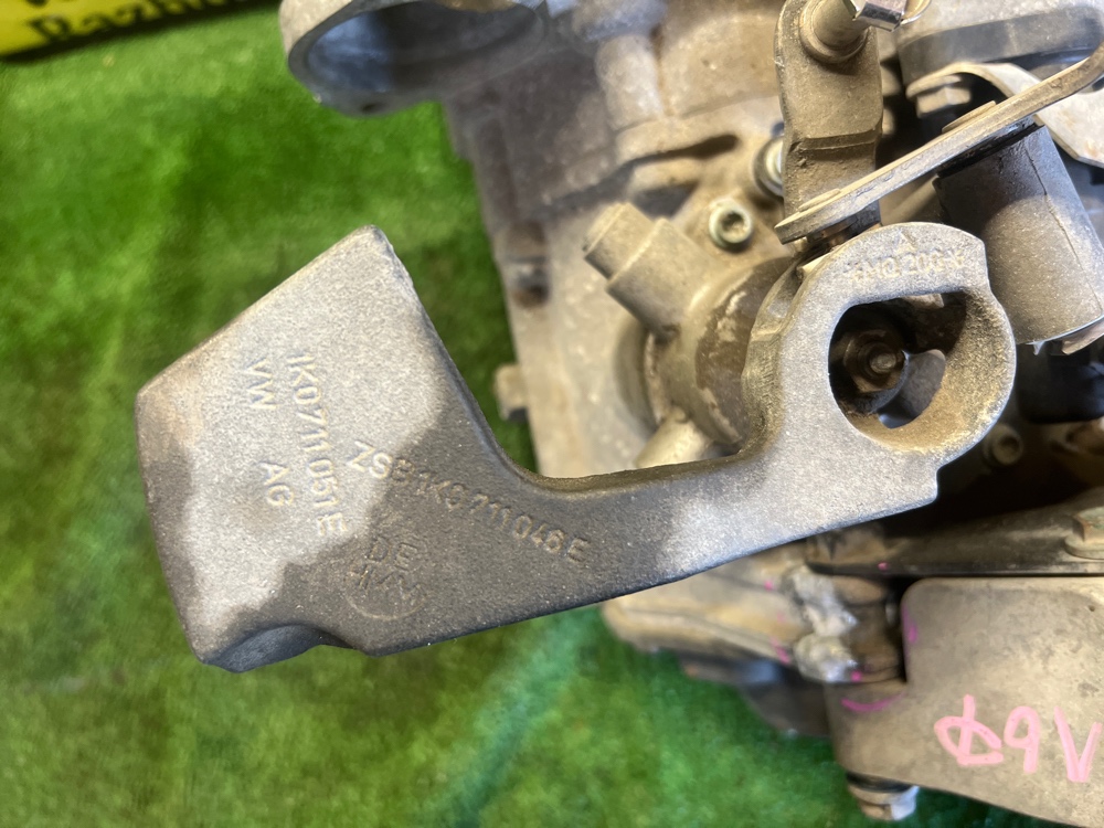 Коробка передач (МКПП) Volkswagen Golf 5 2005