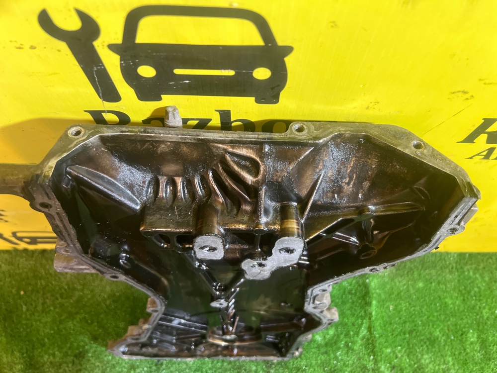 Передняя крышка двигателя Ford Focus 2 2008 2