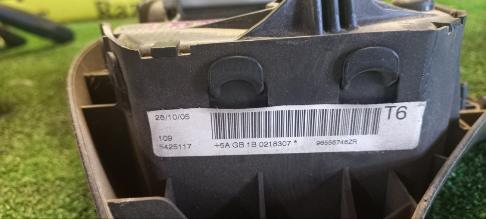 Подушка безопасности в руль Peugeot 307 2005