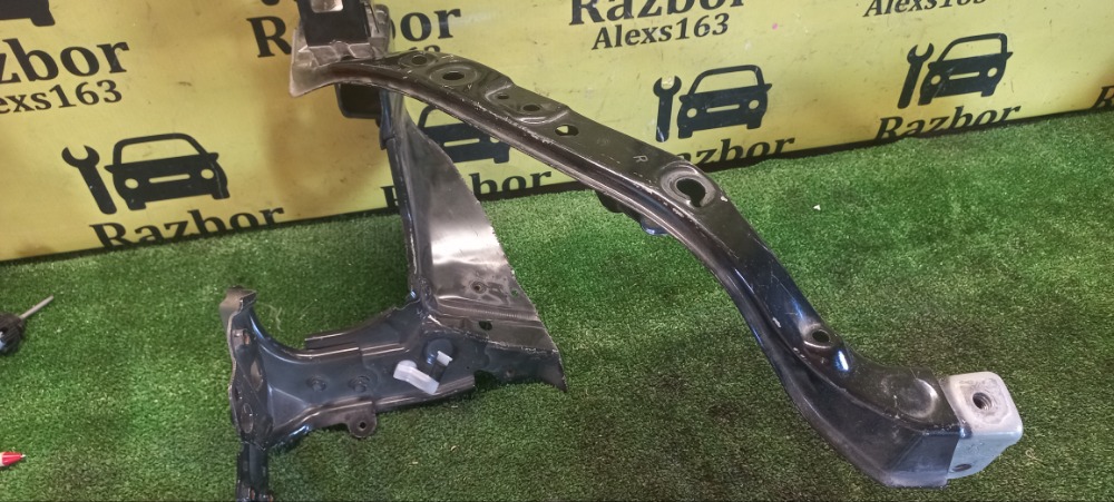 Планка суппорта радиатора верхняя Toyota RAV4 2013 40