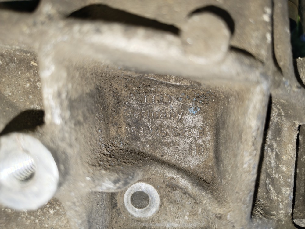 Кронштейн генератора Audi A4 1997 B5