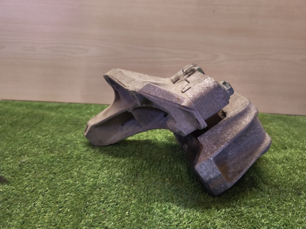 Подушка двигателя VOLKSWAGEN Golf 2002 4