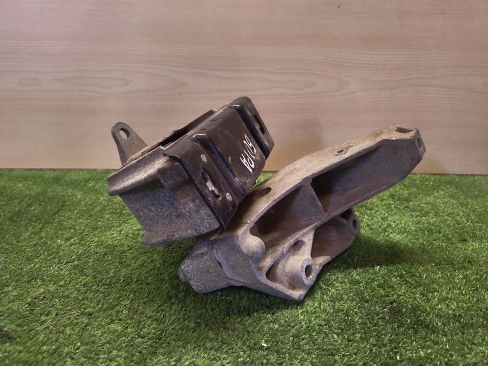 Подушка двигателя VOLKSWAGEN Golf 2002 4
