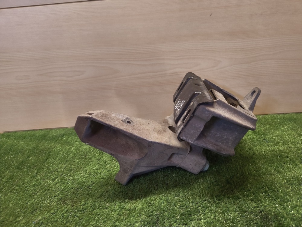 Подушка двигателя VOLKSWAGEN Golf 2002 4