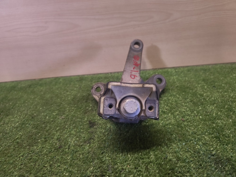 Кронштейн МКПП Ford Focus 2008 2