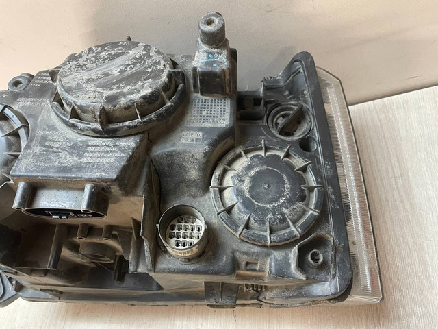 Фара Land Rover Range Rover 2007 L322