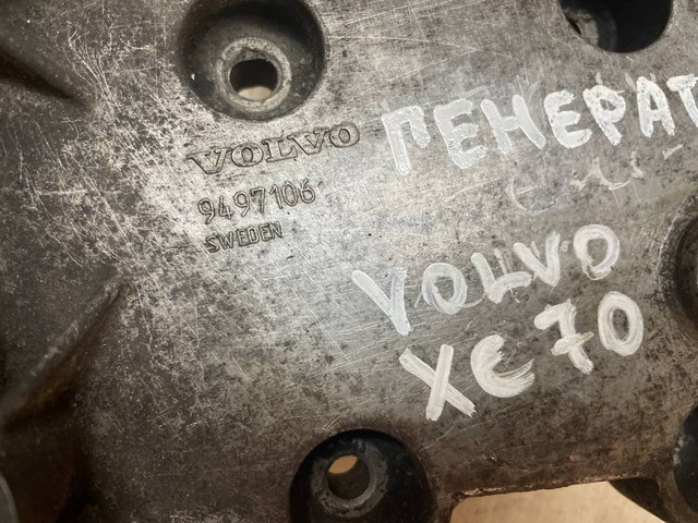 Кронштейн генератора Volvo XC70 2004 BZ52
