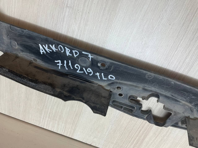 Накладка замка капота Honda Accord 7 2003-2007 K20A, K24A, K20Z