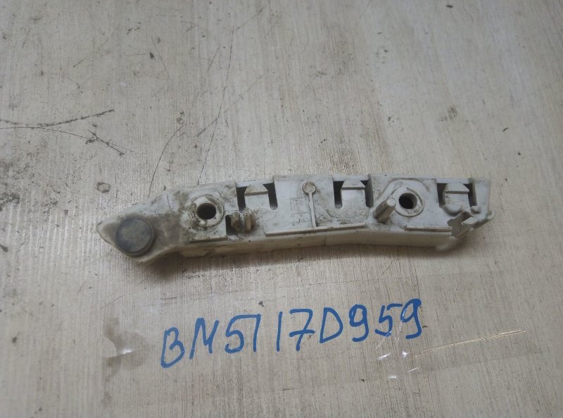 Кронштейн бампера Ford Focus 3 2013 CB8