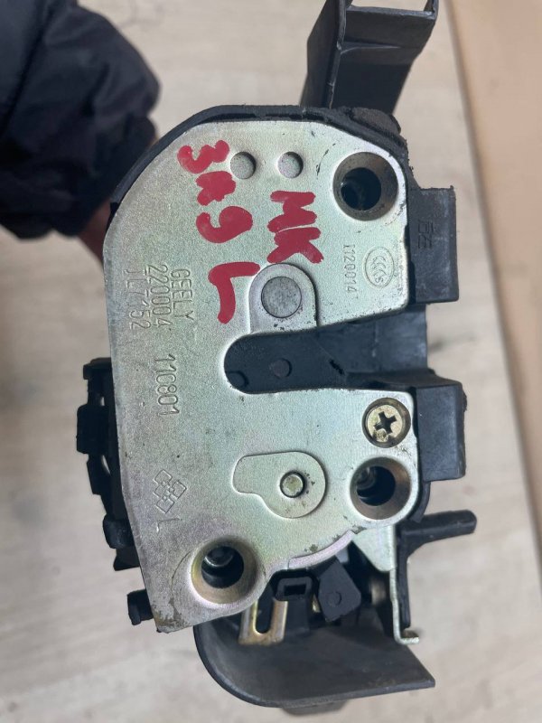 Замок двери Geely MK 2010 LG1