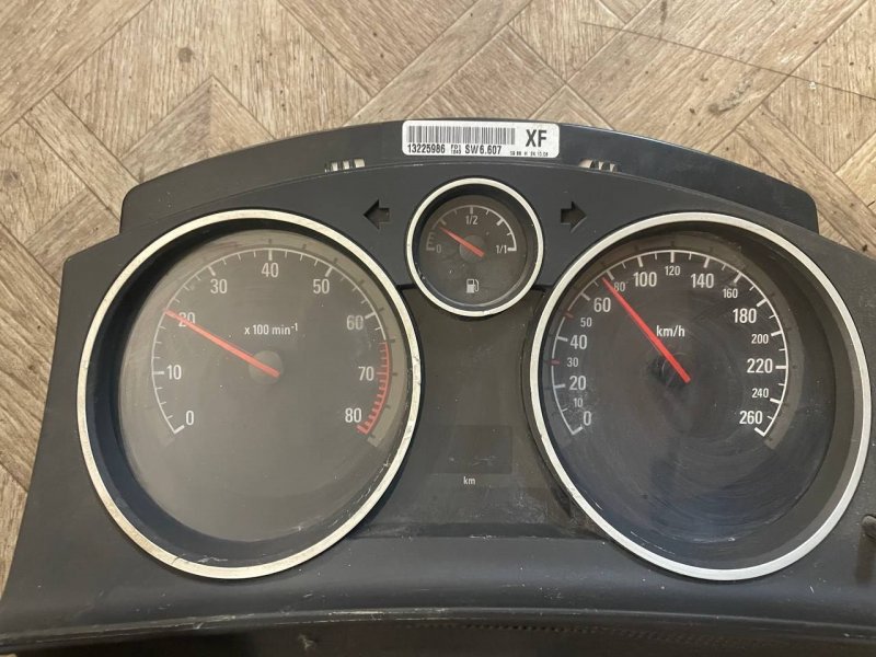 Панель приборов Opel Astra H 2008 L48
