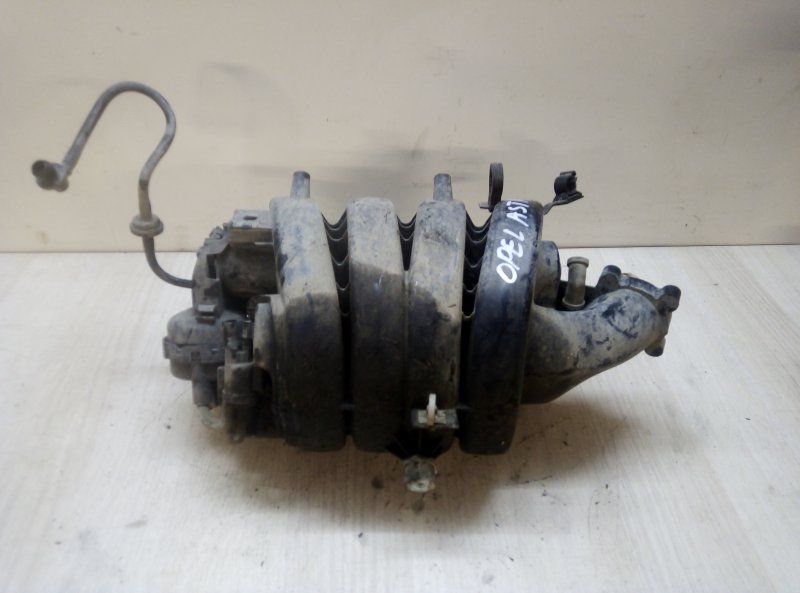 Впускной коллектор Opel Astra H 2008 L48