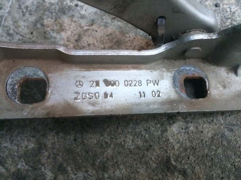 Петля капота Mercedes-Benz S-klasse 2000 W220