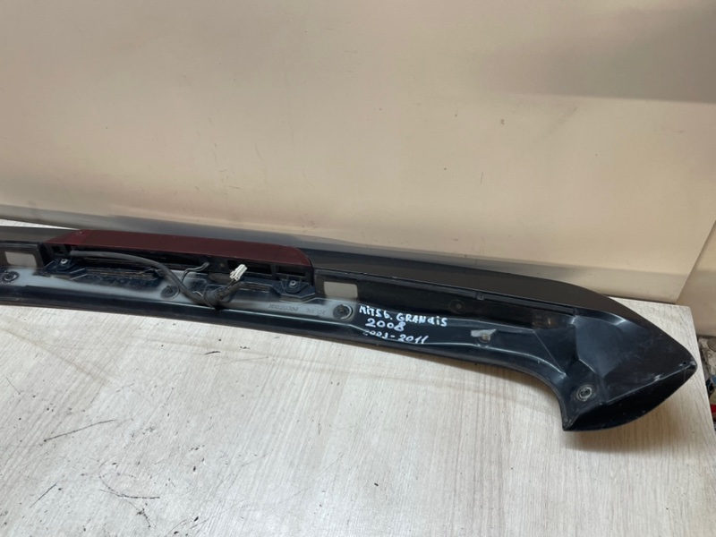 Спойлер крышки багажника Mitsubishi Grandis 2008 NA4W, NA8W