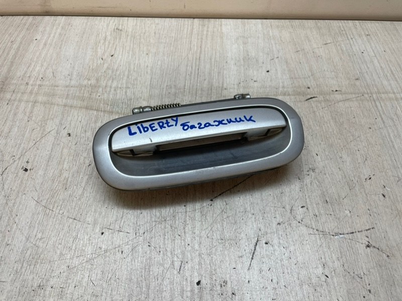Ручка багажника Nissan Liberty 2004 RM12