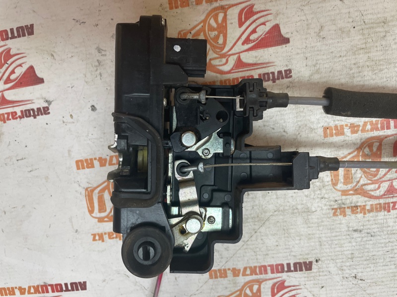 Замок двери Chevrolet Captiva 2006-2011 C100