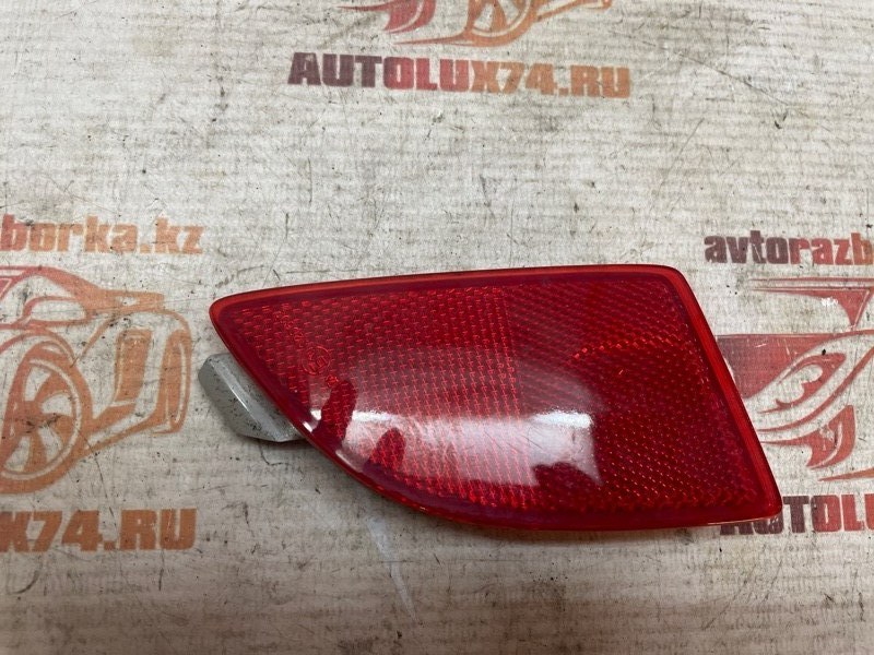 Катафот бампера Mazda 3 2018 BM хетчбек