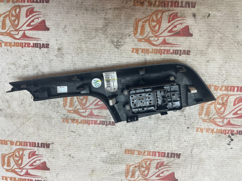 Кнопка стеклоподъемника Honda CR-V 4 2014 RE5