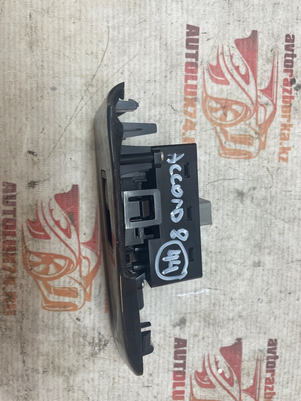 Кнопка стеклоподъемника Honda Accord 8 2012 CU2
