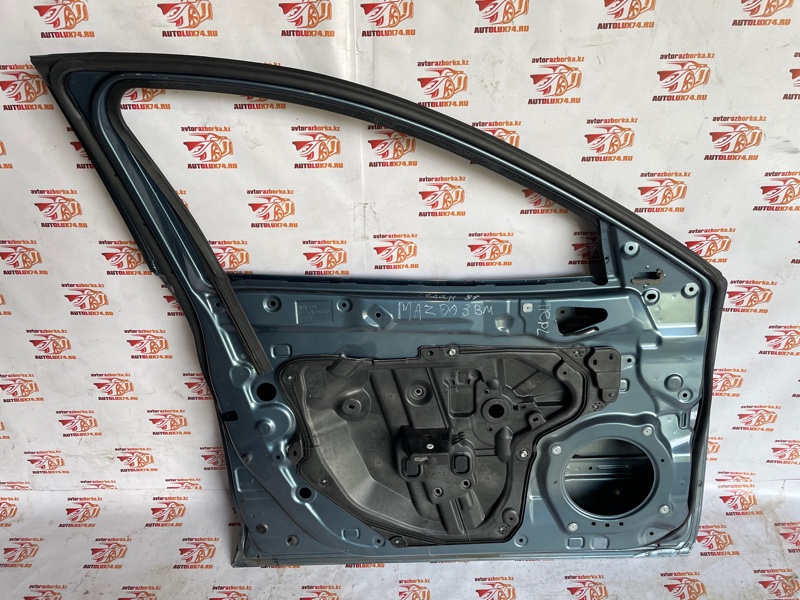 Дверь Mazda 3 2018 BM седан