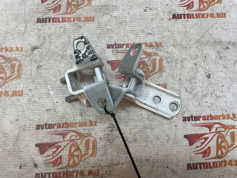 Петля двери Mitsubishi Outlander 2019 GF