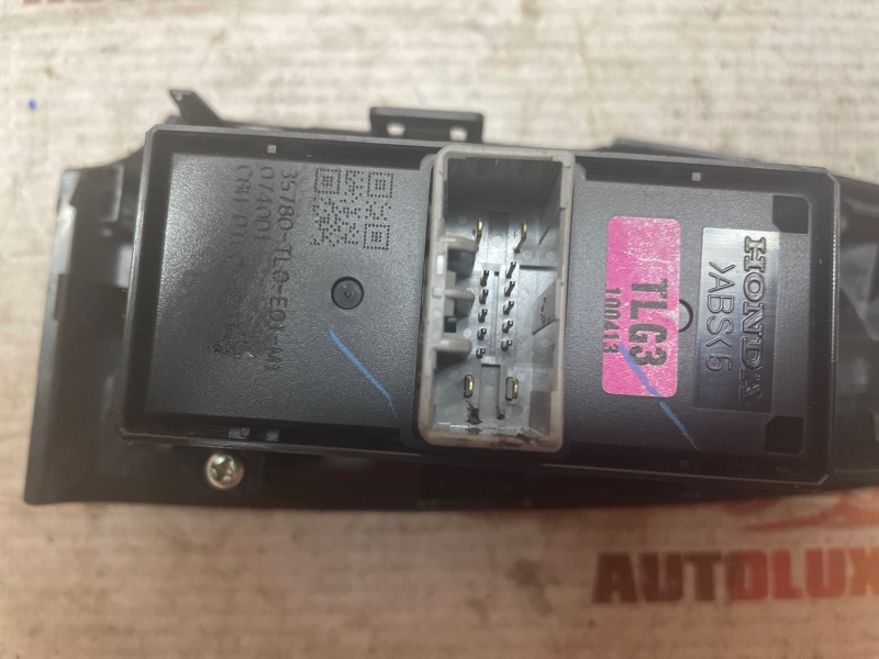 Кнопка стеклоподъемника Honda Accord 8 2010 CU