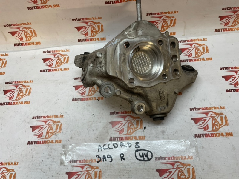 Кулак поворотный Honda Accord 8 2012 CU2