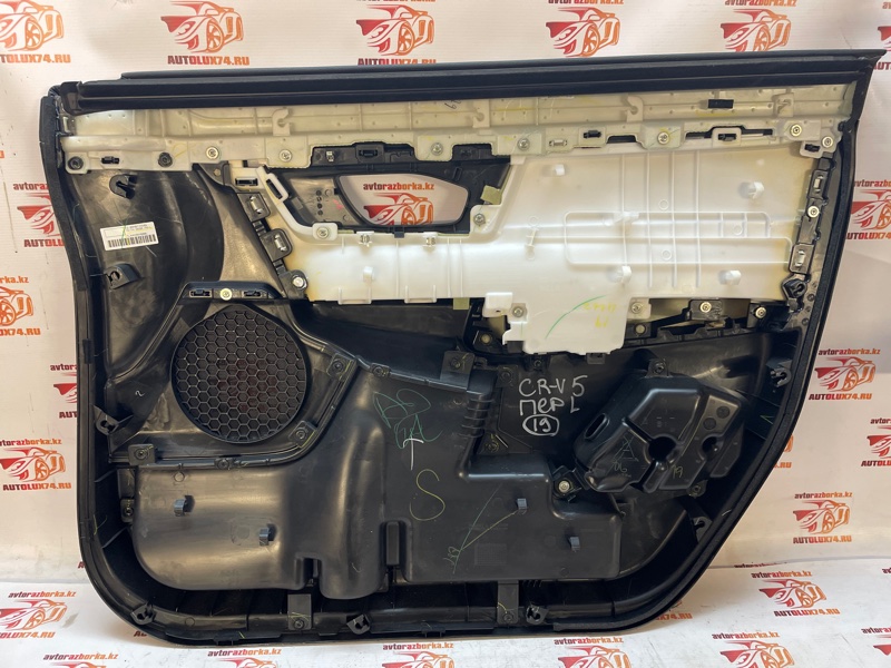 Обшивка двери Honda CR-V 5 2019 RW
