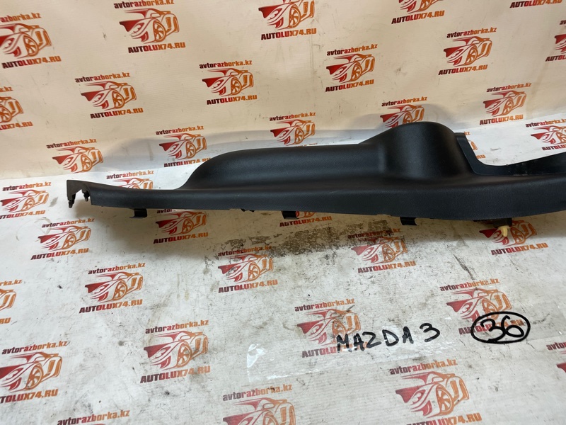 Накладка стойки Mazda 3 2018 BM хетчбек