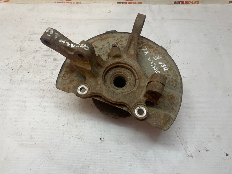 Кулак поворотный Mitsubishi Outlander 2005-2012 CW0W