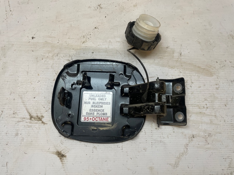 Лючок бензобака Mitsubishi Outlander 2005-2012 CW0W