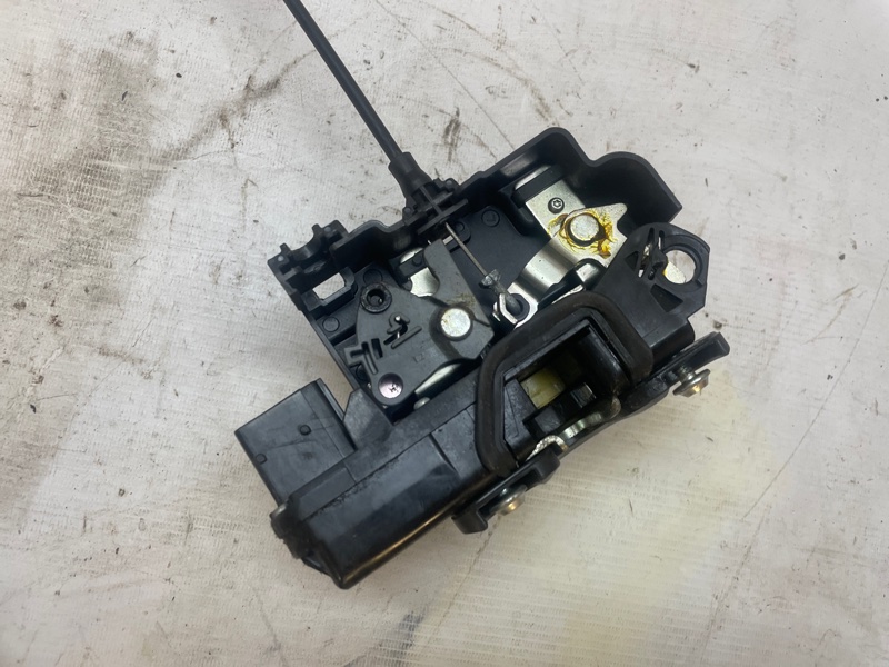 Замок двери Chevrolet Captiva 2006-2011 C100