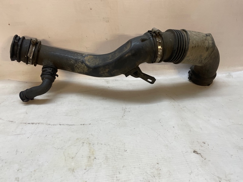 Патрубок воздушного фильтра Land Rover Range Rover Sport 2005-2012 L320