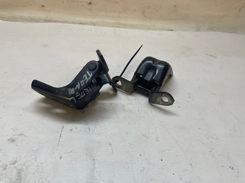 Петля двери Nissan Teana 2008-2011 J32