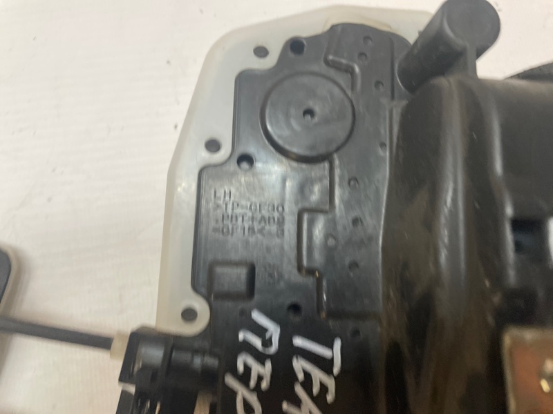 Замок двери Nissan Teana 2008-2011 J32