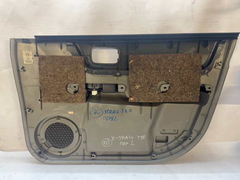 Обшивка двери Nissan X-Trail 2000-2007 NT30