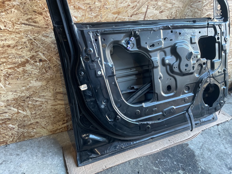 Дверь Nissan X-Trail 2000-2007 NT30