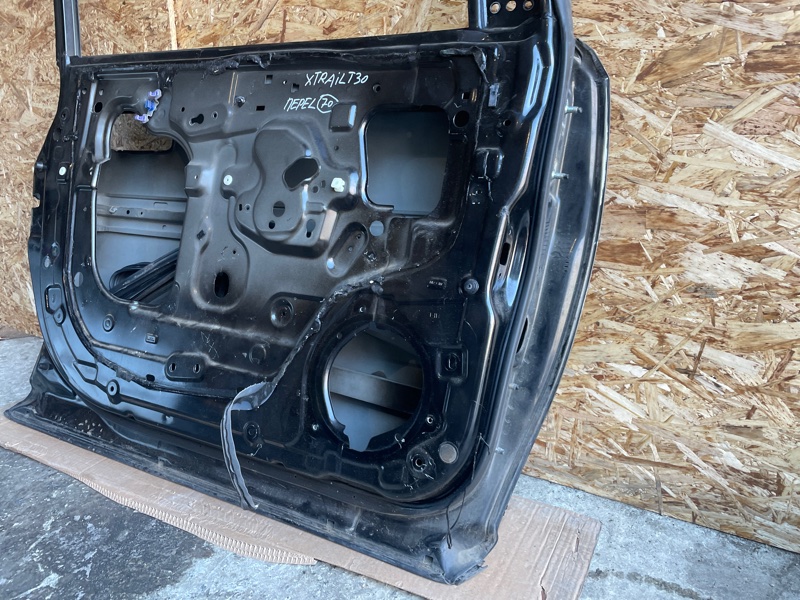 Дверь Nissan X-Trail 2000-2007 NT30