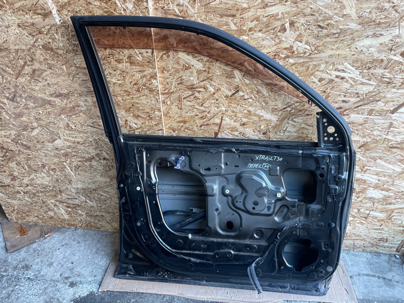 Дверь Nissan X-Trail 2000-2007 NT30