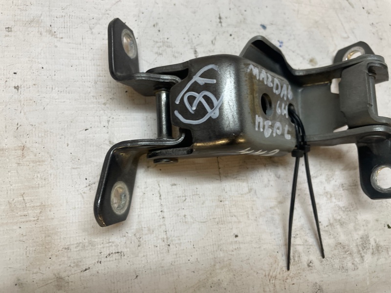 Петля двери Mazda 6 2008-2011 GH