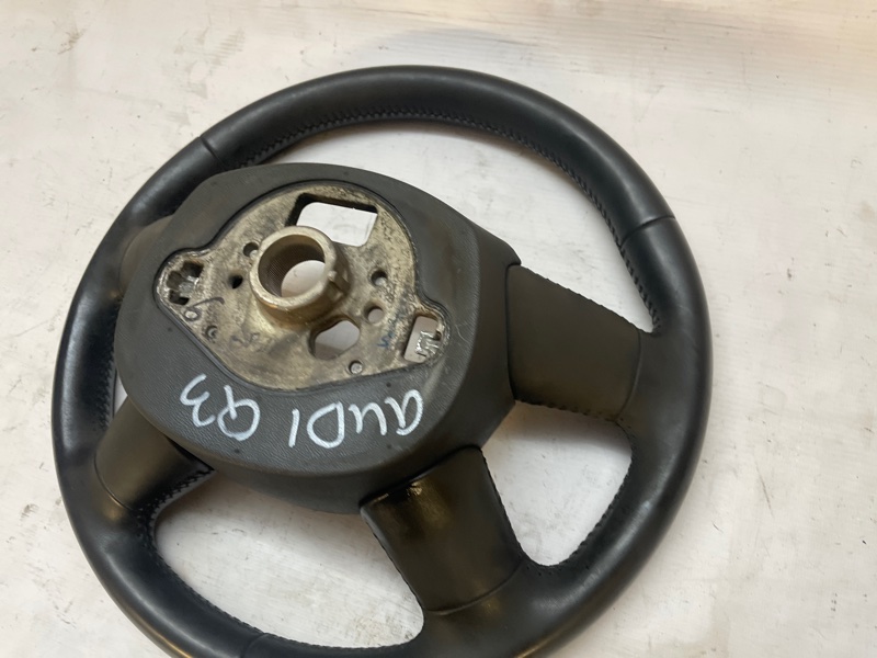 Рулевое колесо Audi Q3 2013 8UB