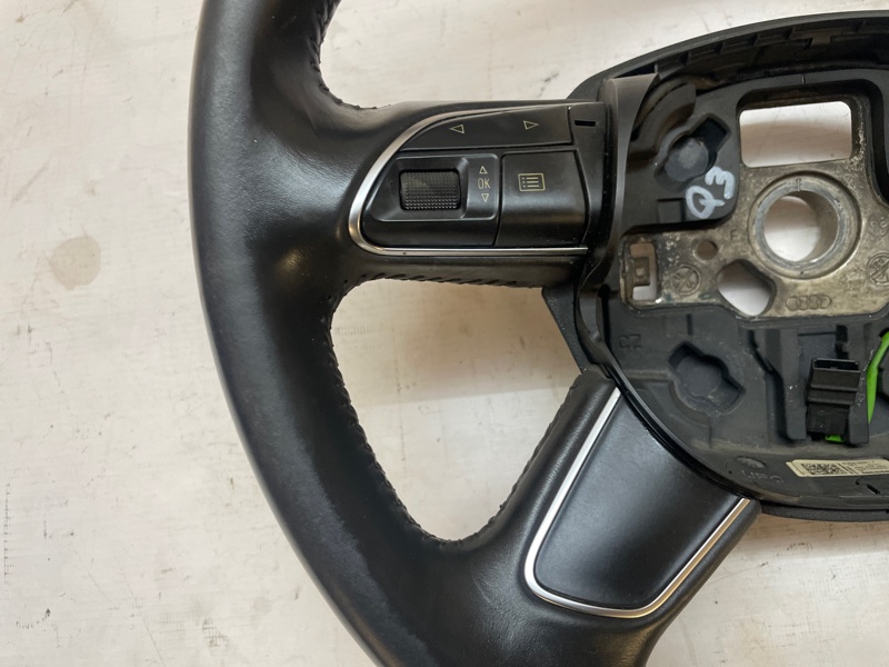 Рулевое колесо Audi Q3 2013 8UB