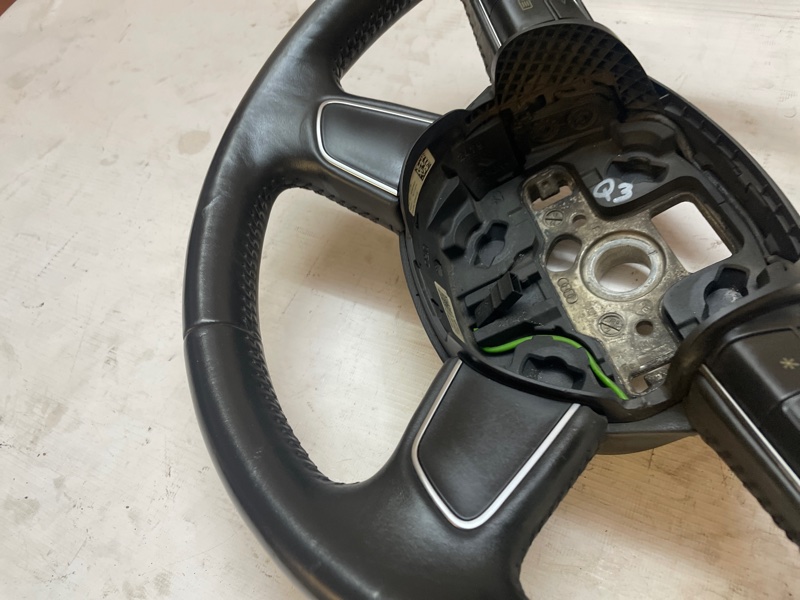 Рулевое колесо Audi Q3 2013 8UB