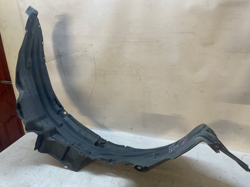 Подкрылок Nissan X-Trail 2000-2007 NT30